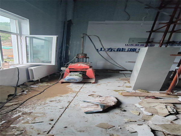 镜铁区地基基础下沉墙体裂缝加固注浆顶升施工