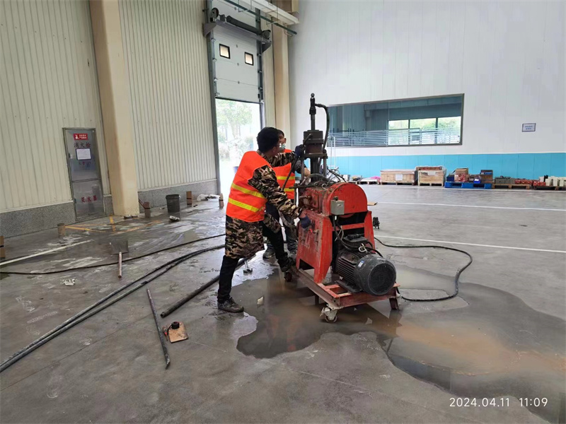 镜铁区厂房地面下沉塌陷注浆加固施工